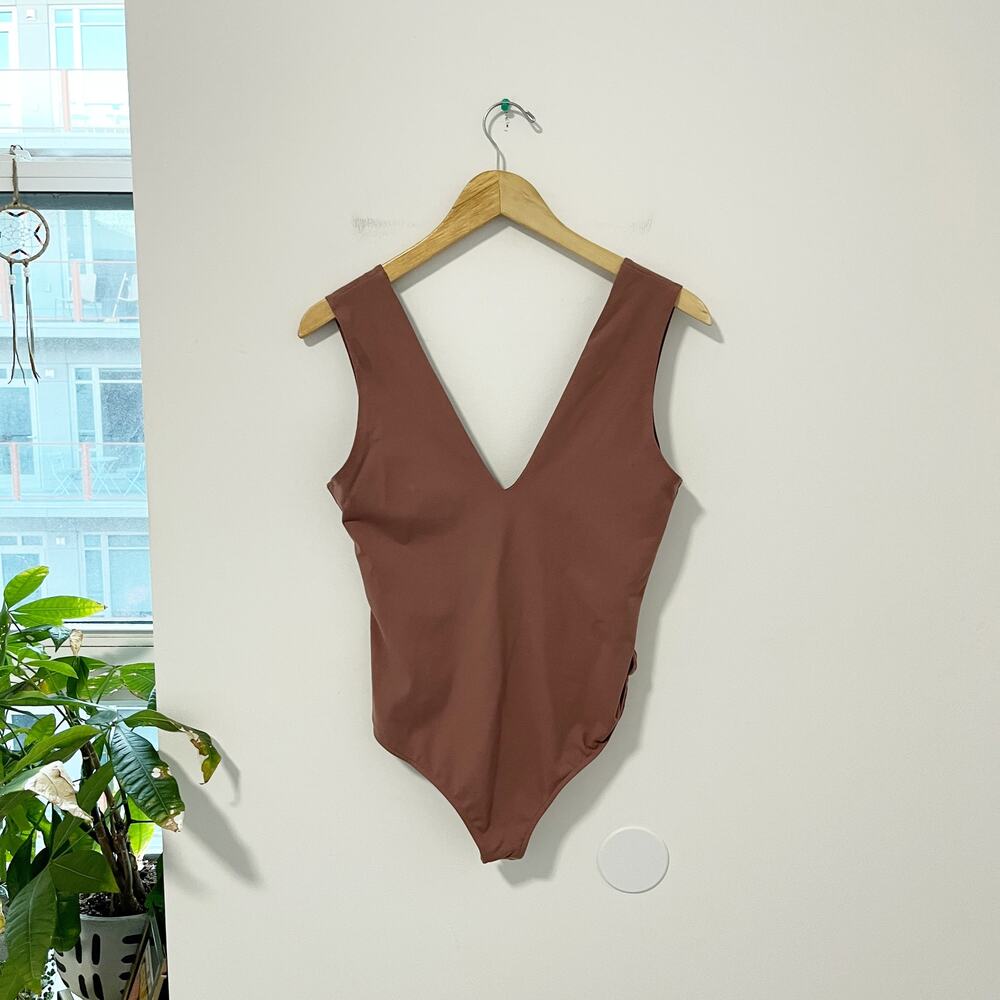 Intimately Free People Mauve Deep V Bodysuit Size Medium